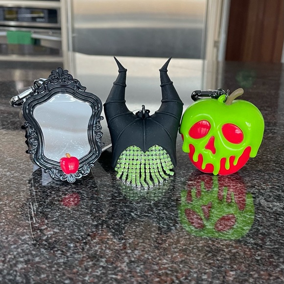 Bath & Body Works Accessories - Bath & Body Works Disney Villains Evil Queen and Maleficent PocketBac Holder Set